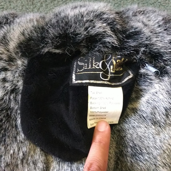 NWT Hand Warmer - Picture 2 of 3